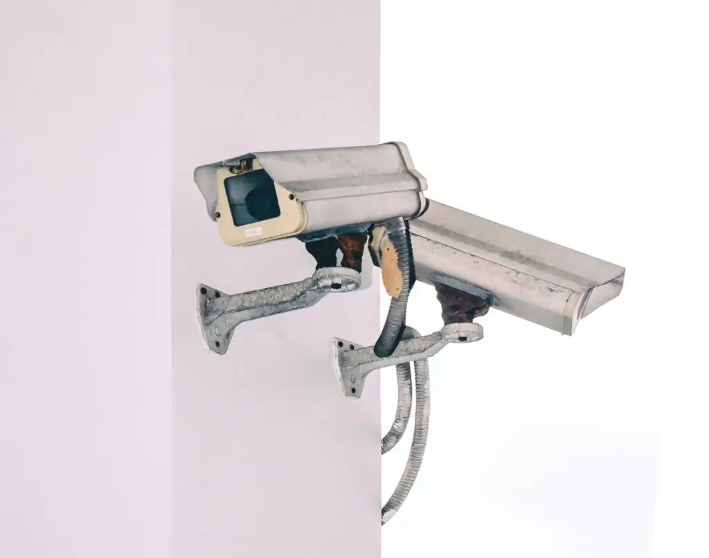 security cameras photo: victor-oRZDnS2QkuE-unsplash